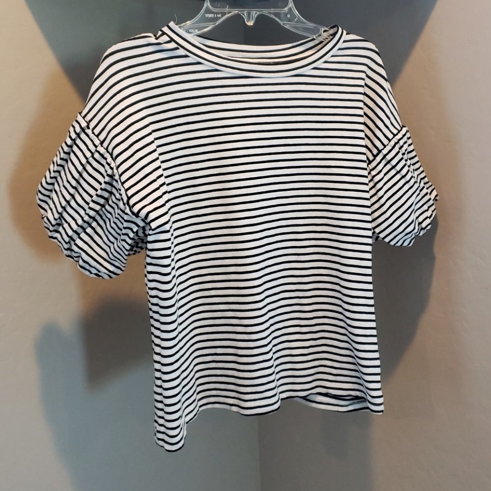 Bubble sleeve tee